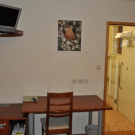 Pensjonat Kmecki Hram Lublana