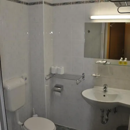 Guest house Kmecki Hram 3*