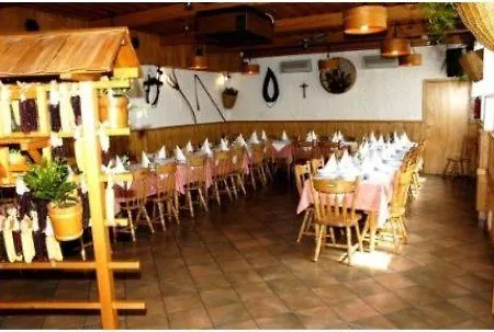 Kmecki Hram Guest house Ljubljana