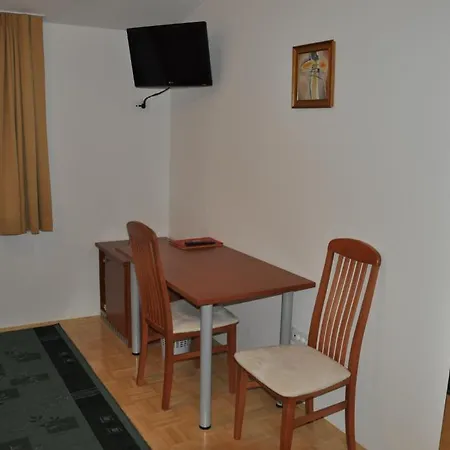 Kmecki Hram Guest house 3*